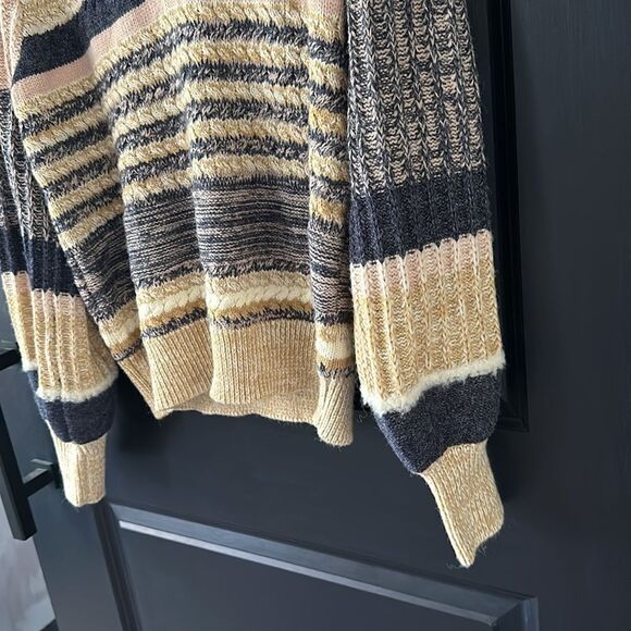 ANOTHER LOVE CLOTHING Raelynn Bell Sleeve Sweater Blue Tan Cream Size Medium - Picture 3 of 7